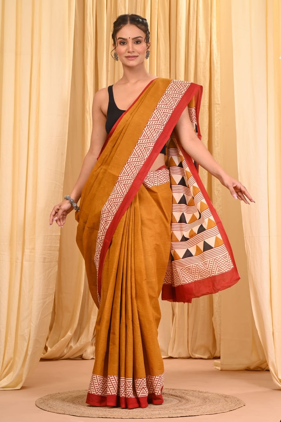 Mul Cotton Hand Block Printed Saree With Blouse Piece