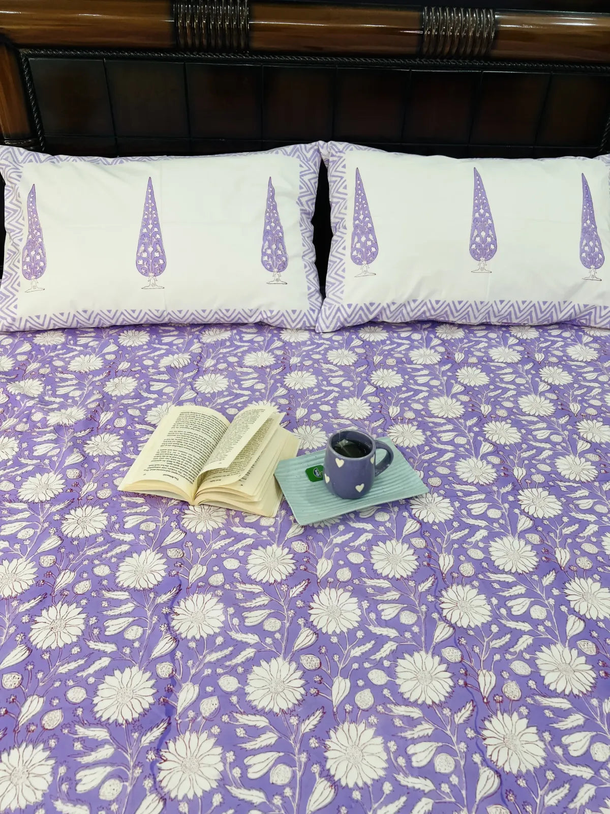 Lilac Floral cotton bedsheet set - Heritagewear