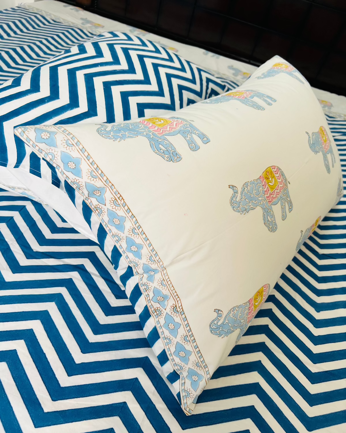 Neela Hathi cotton bedsheet set - Heritagewear