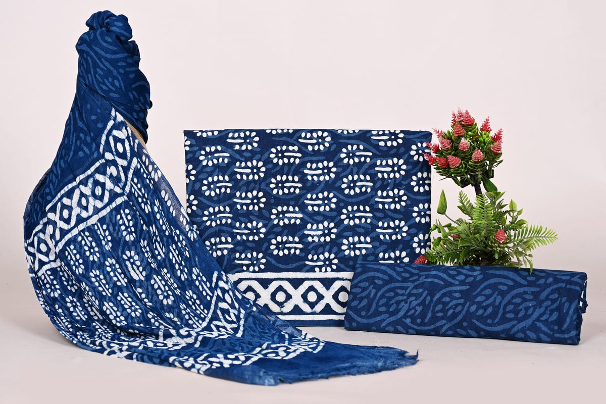 Classic Handcrafted Cotton Suit with Chiffon Dupatta