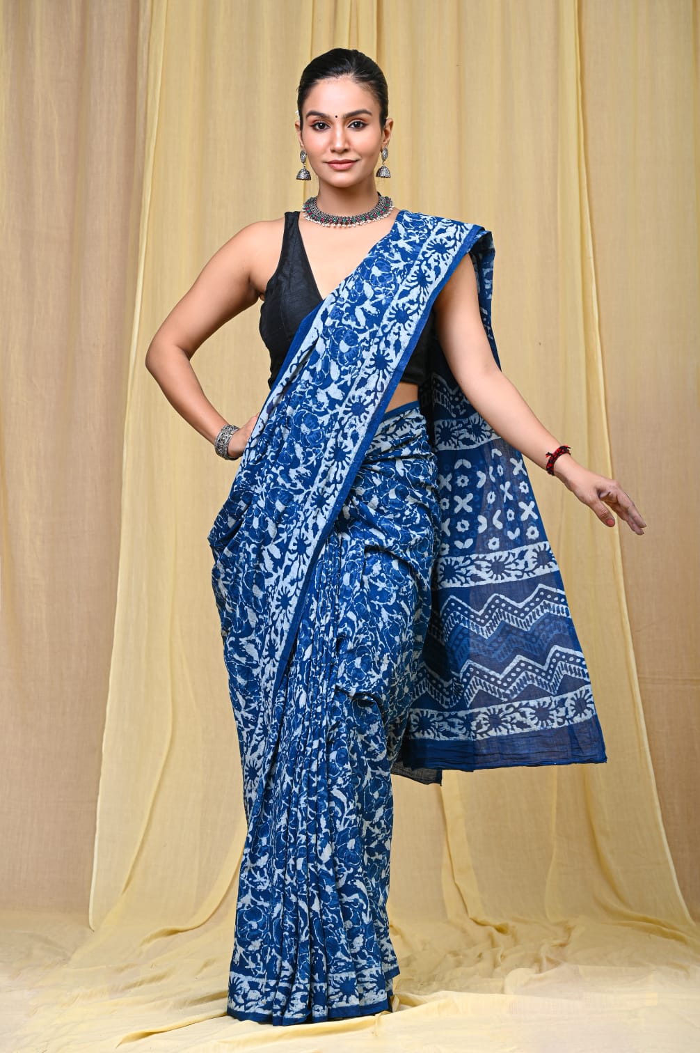 Mul Cotton Hand Block Printed Saree With Blouse Piece