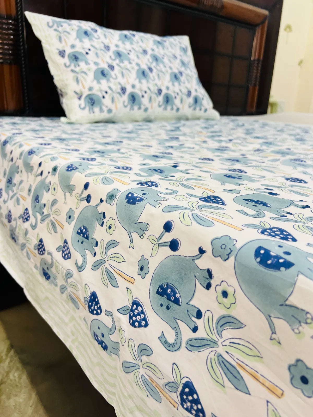 Baby Bella cotton bedsheet set - Heritagewear