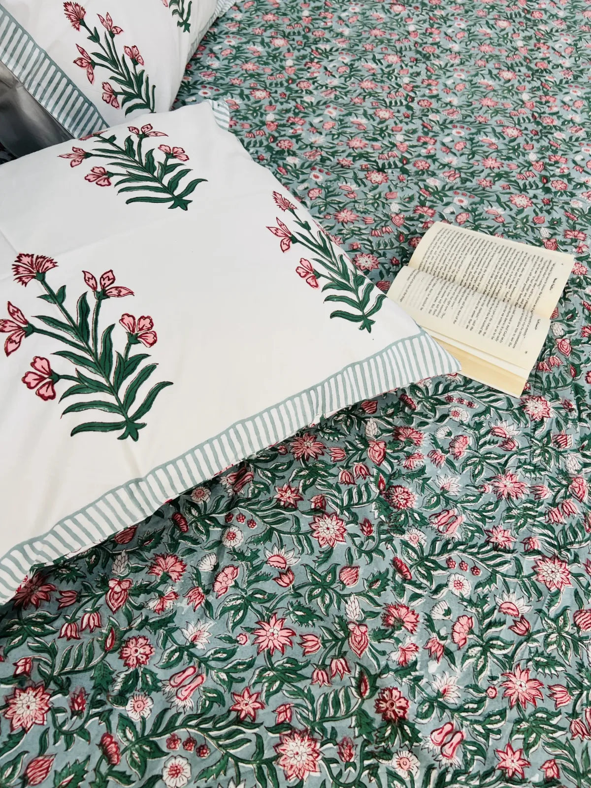 Bagh-e-Gulzar cotton bedsheet set - Heritagewear