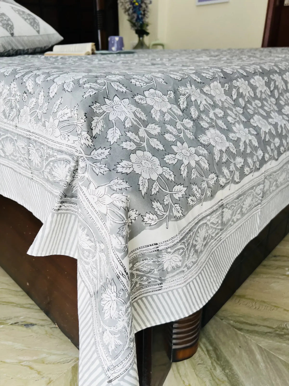 Neelpatra Boota cotton bedsheet set - Heritagewear