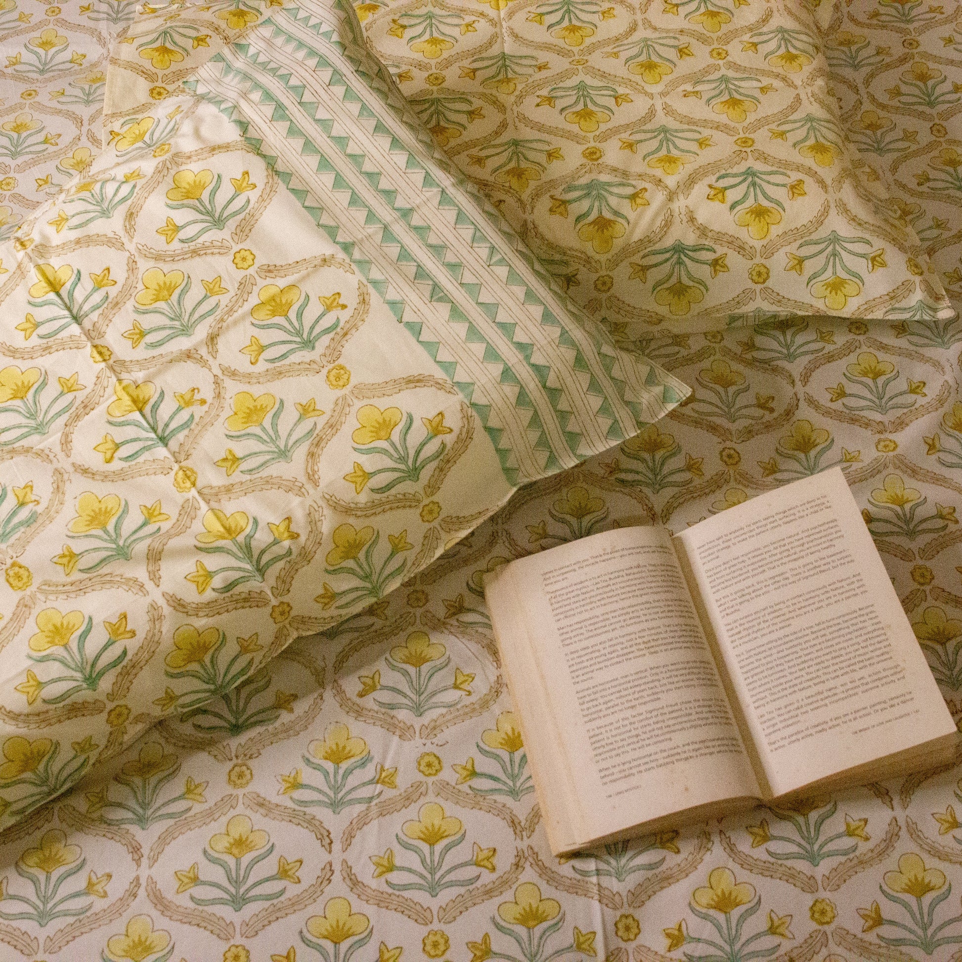 Daisy Hand Block Printed Beige Bed Sheet Pure Cotton Super King Bedsheet by Heritagewear