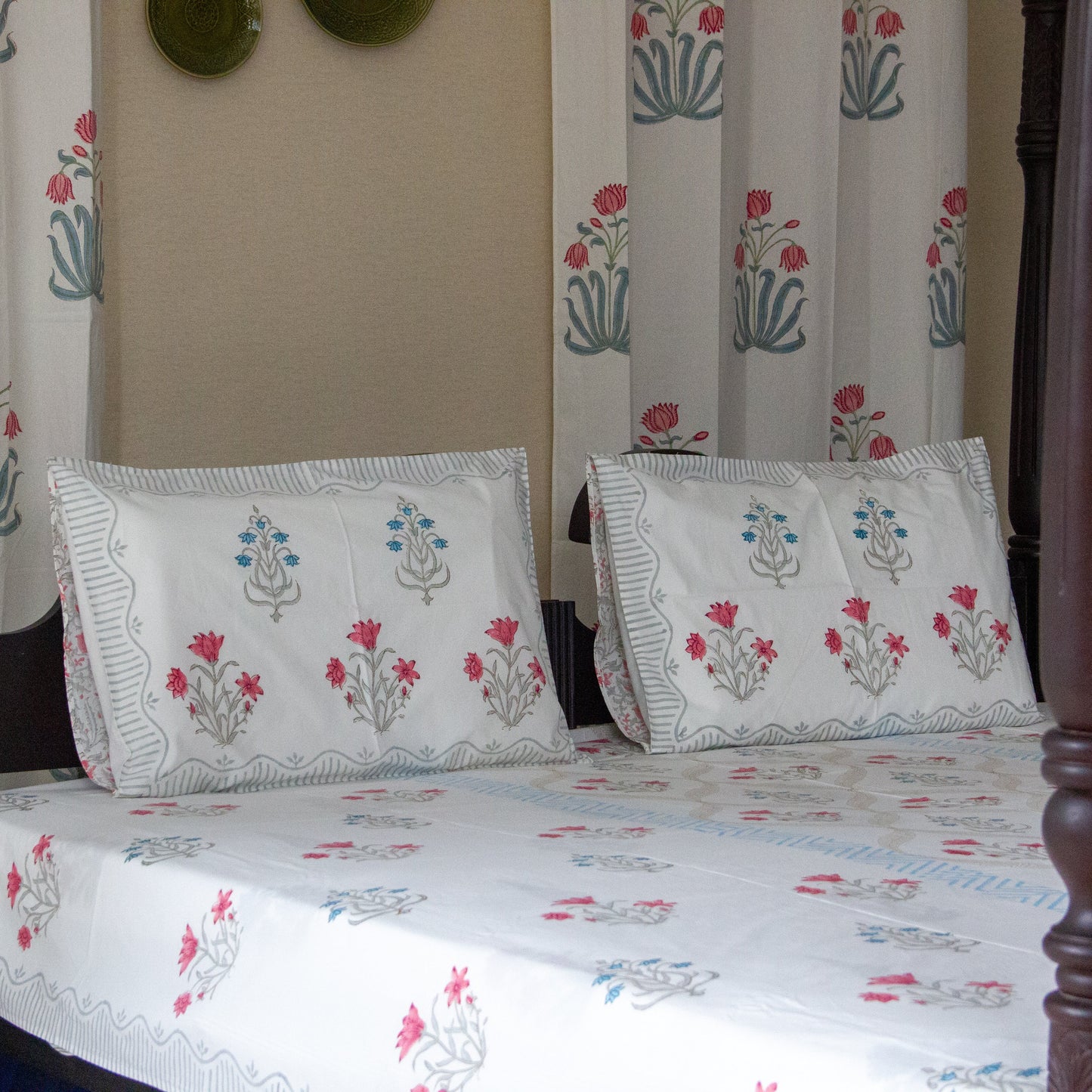 Tulip Tapestry Bedsheet Pure Cotton Super King Bedsheet by Heritagewear