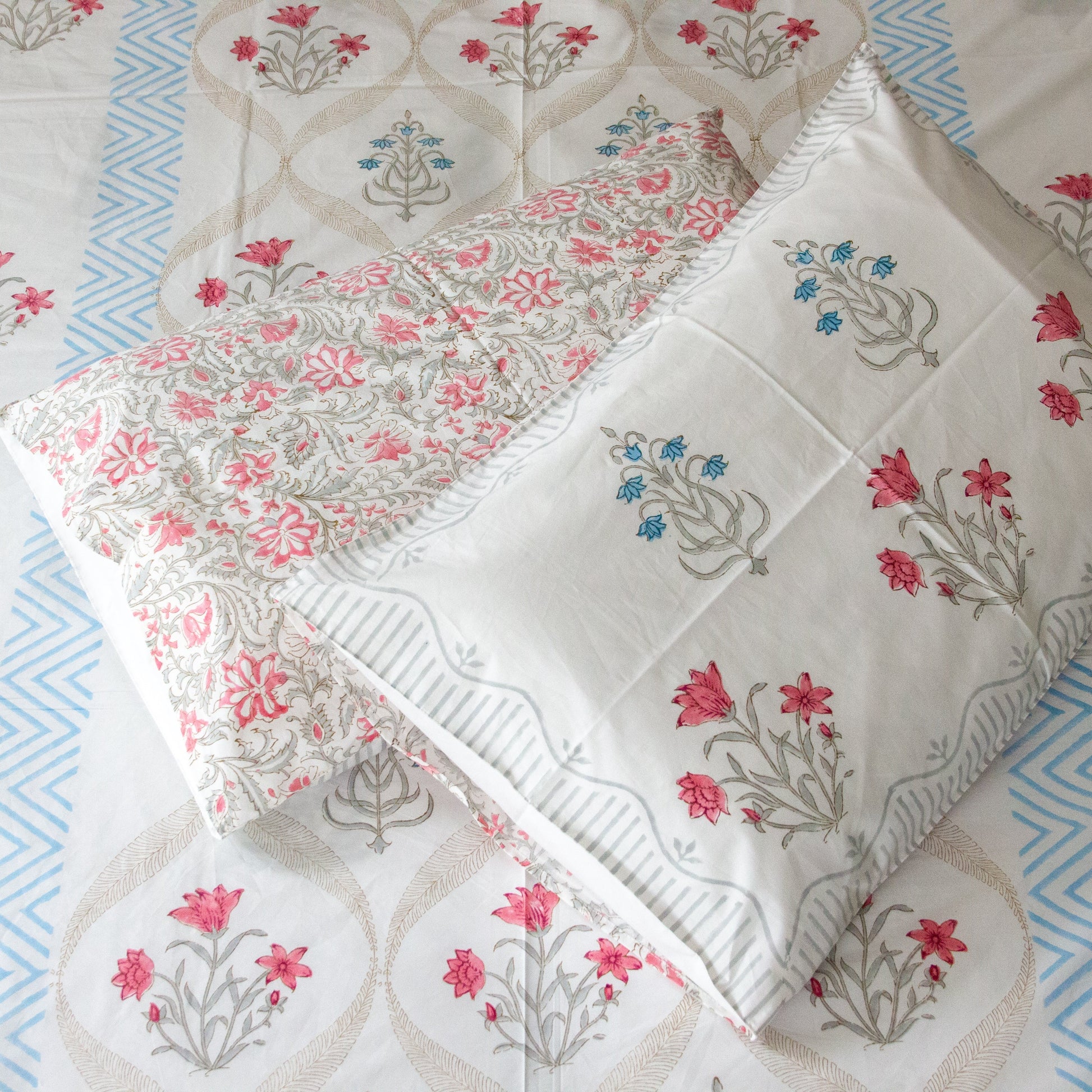 Tulip Tapestry Bedsheet Pure Cotton Super King Bedsheet by Heritagewear