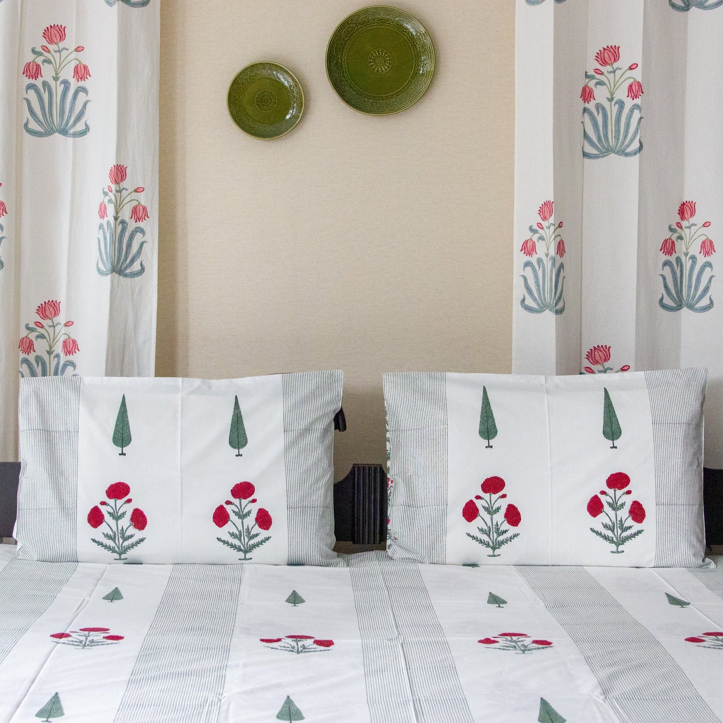 Gardenia Glow Hand Block Printed Cotton King Size Bedsheet Set