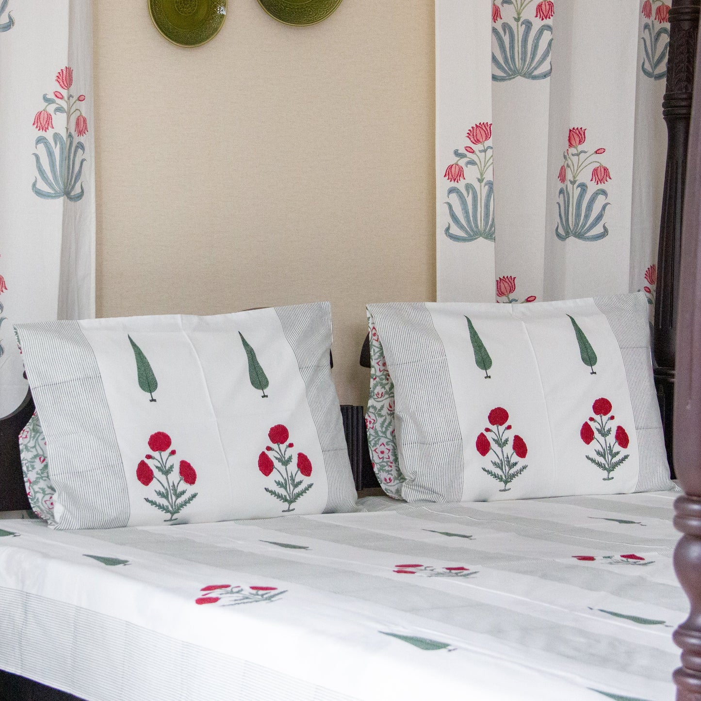 Gardenia Glow Hand Block Printed Cotton King Size Bedsheet Set
