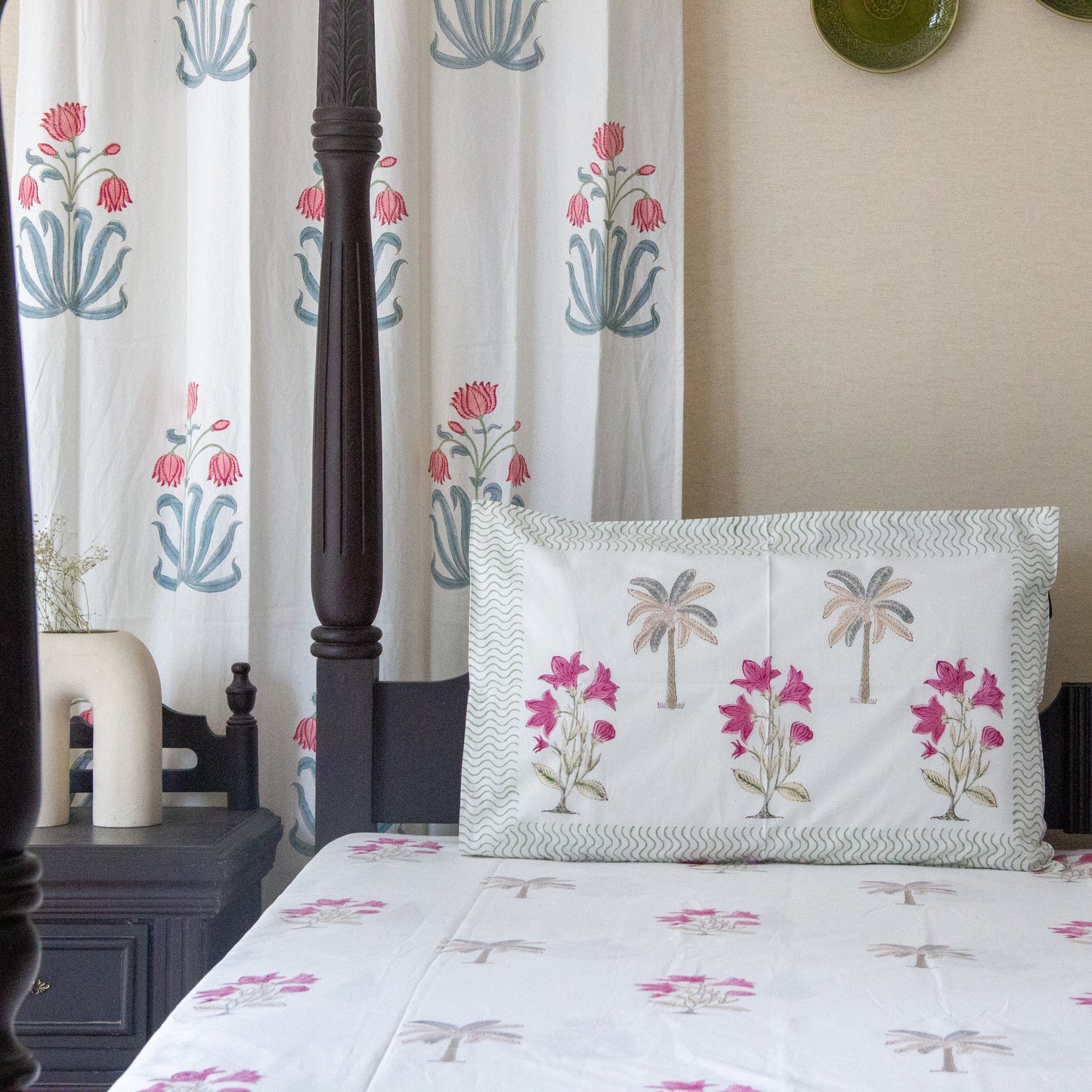 Floral Fantasia Pure Cotton Super King Bedsheet by Heritagewear