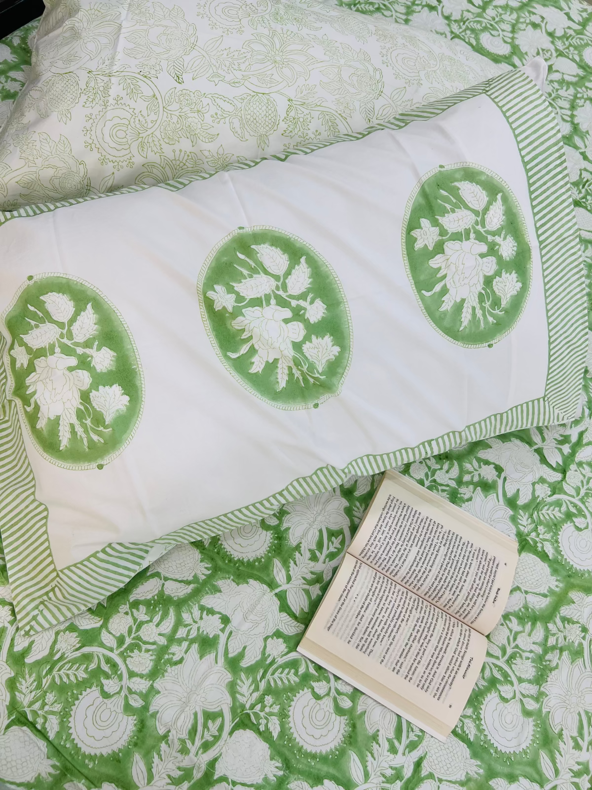 Hari-Prabha cotton bedsheet set - Heritagewear
