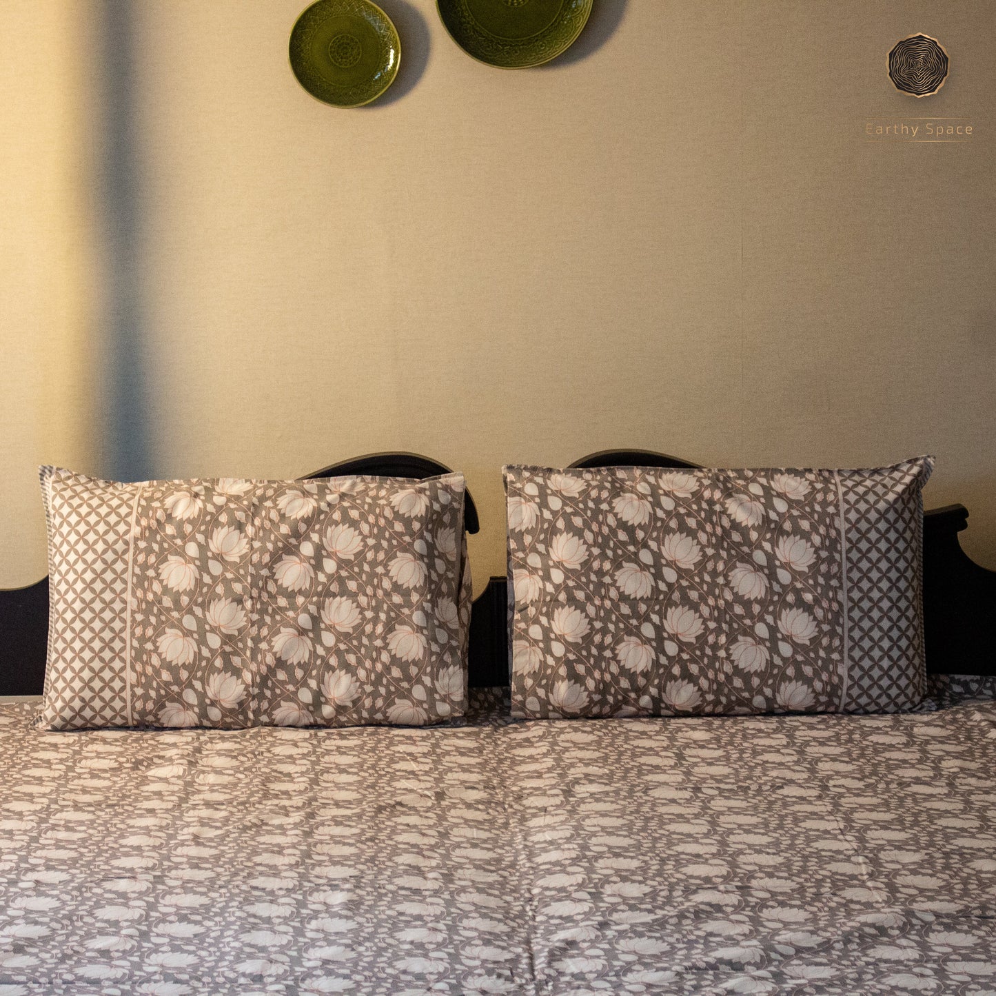 Vintage Bloom Pure Cotton Super King Bedsheet by Heritagewear