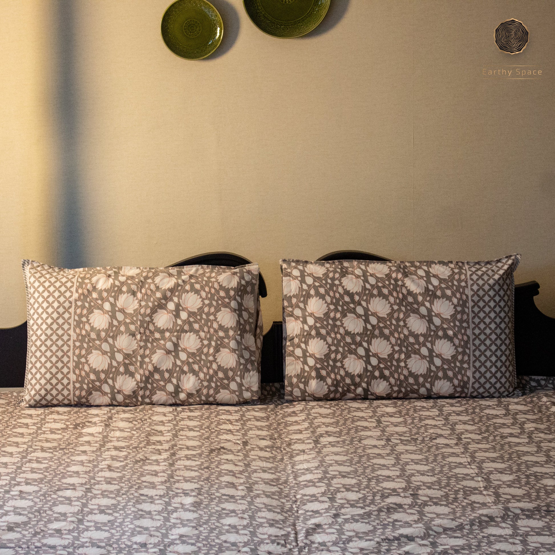 Vintage Bloom Pure Cotton Super King Bedsheet by Heritagewear