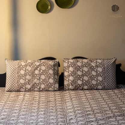 Vintage Bloom Pure Cotton Super King Bedsheet by Heritagewear