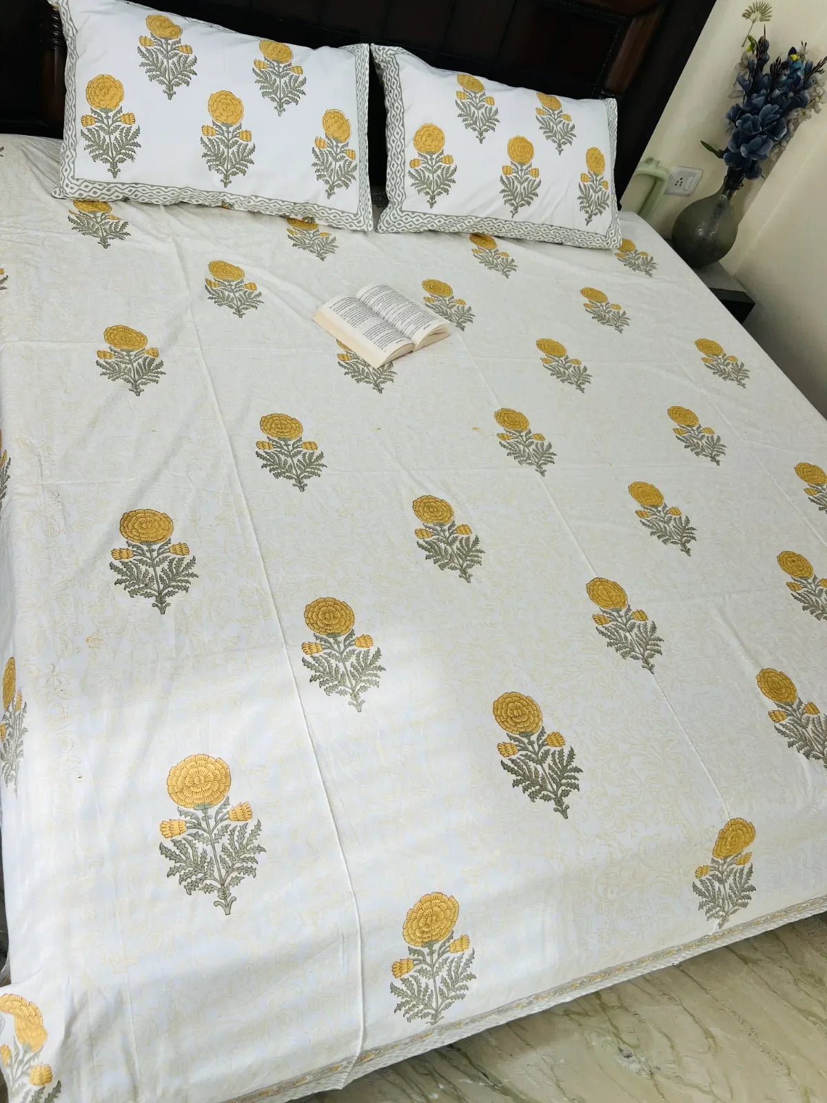 Marigold Ivory cotton bedsheet set - Heritagewear
