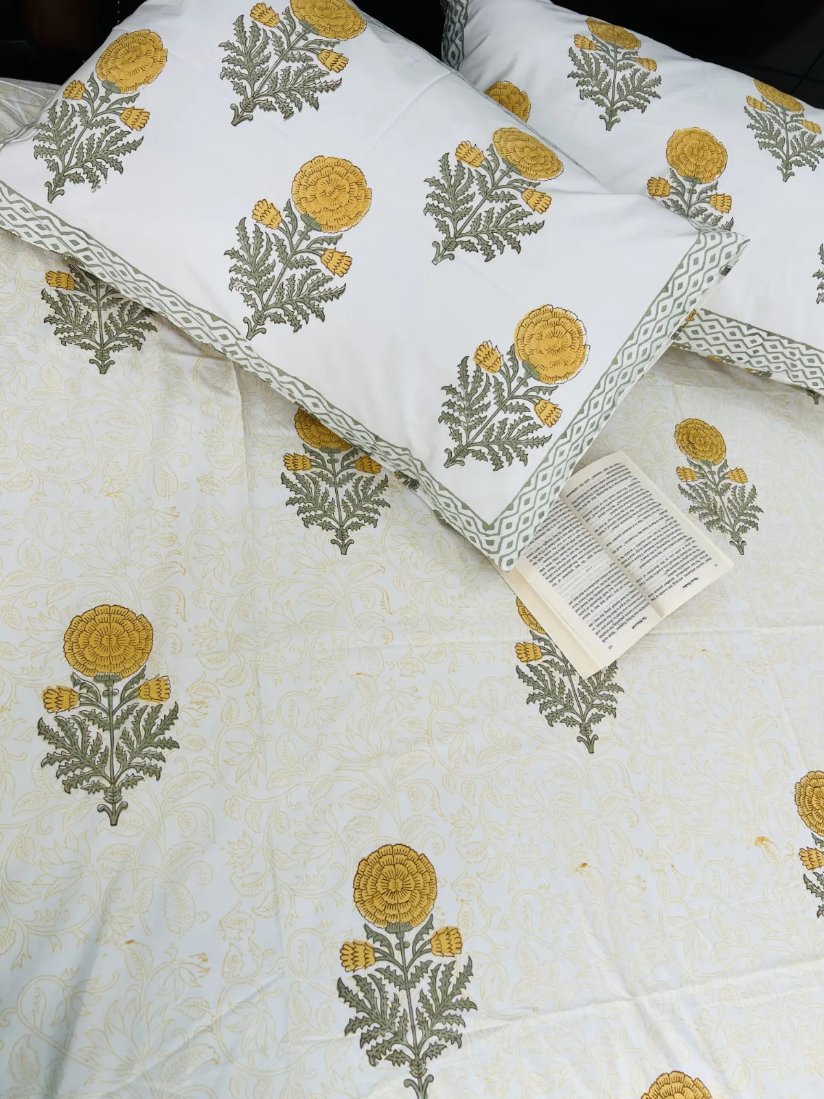 Marigold Ivory cotton bedsheet set - Heritagewear