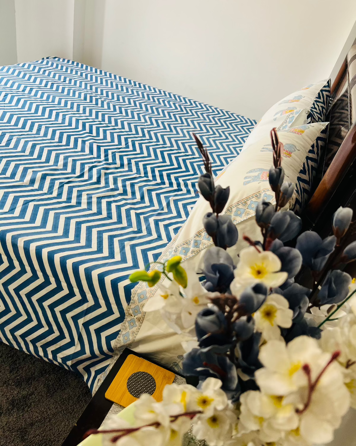 Neela Hathi cotton bedsheet set - Heritagewear