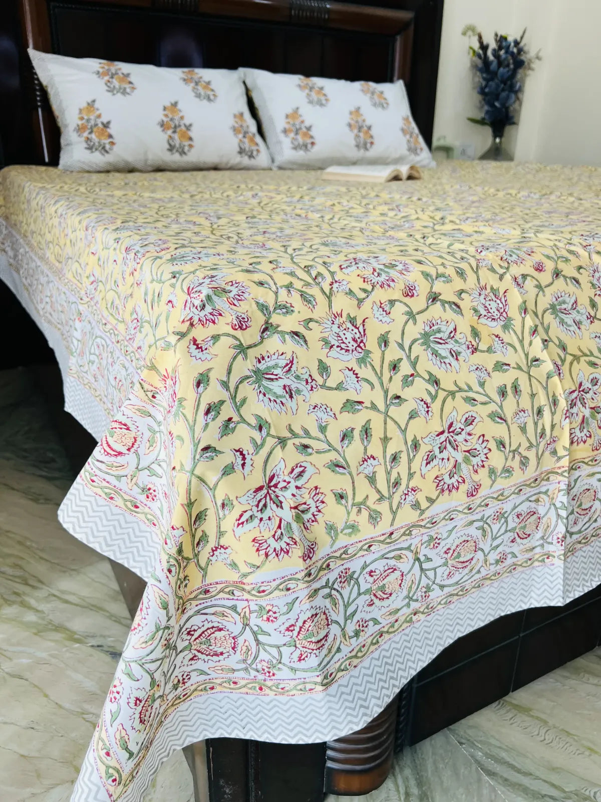 Sunehri Gulab cotton bedsheet set - Heritagewear