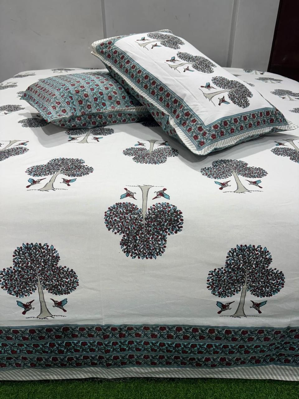 Handcrafted Jaipuri Look Cotton Double Bedsheet with 2 Reversible Pillow Covers