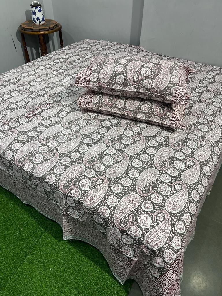 Handcrafted Jaipuri Look Cotton Double Bedsheet with 2 Reversible Pillow Covers