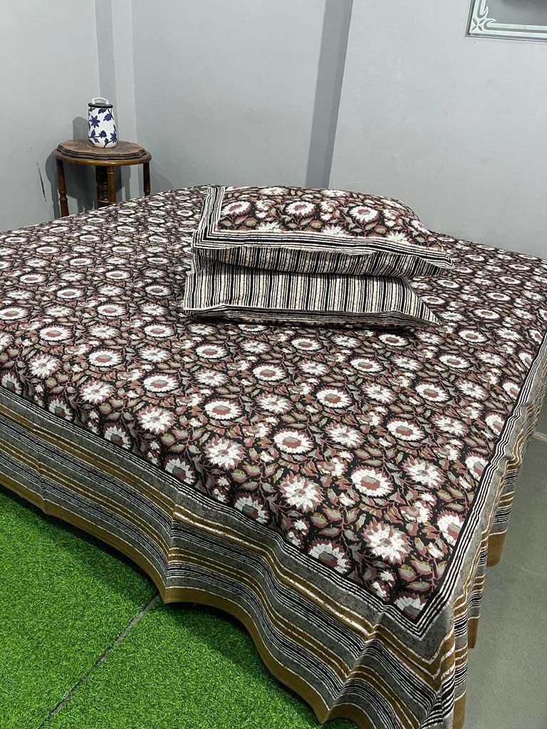 Handcrafted Jaipuri Look Cotton Double Bedsheet with 2 Reversible Pillow Covers