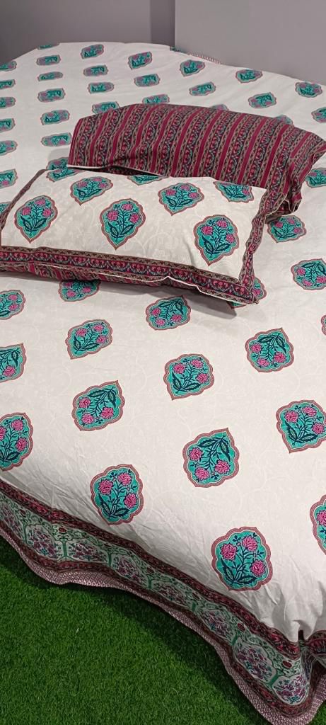 Handcrafted Jaipuri Look Cotton Double Bedsheet with 2 Reversible Pillow Covers