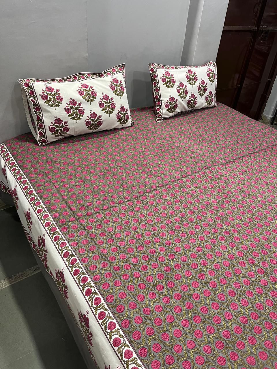 Handcrafted Jaipuri Look Cotton Double Bedsheet with 2 Reversible Pillow Covers