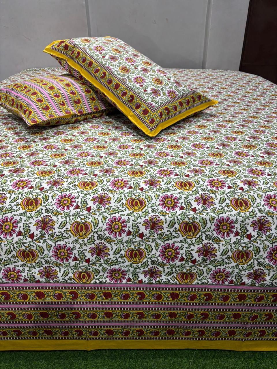 Handcrafted Jaipuri Look Cotton Double Bedsheet with 2 Reversible Pillow Covers