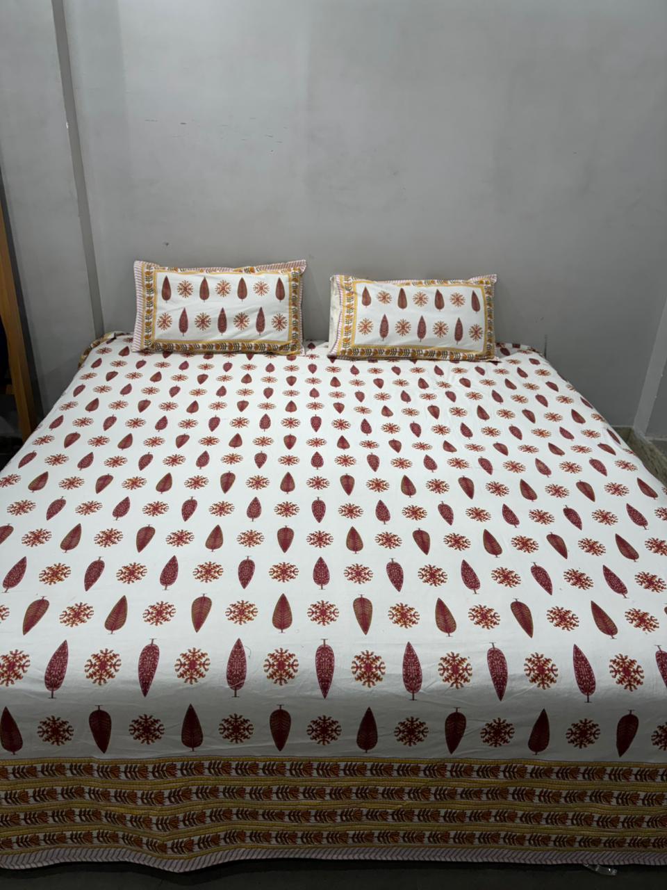 Handcrafted Jaipuri Look Cotton Double Bedsheet with 2 Reversible Pillow Covers