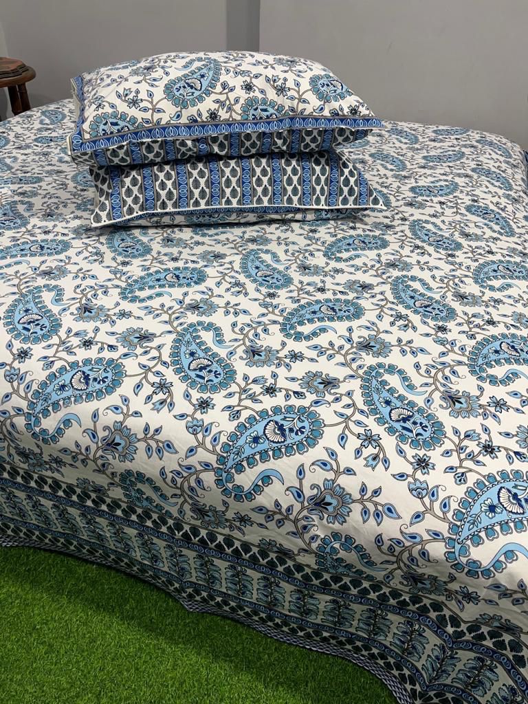 Handcrafted Jaipuri Look Cotton Double Bedsheet with 2 Reversible Pillow Covers