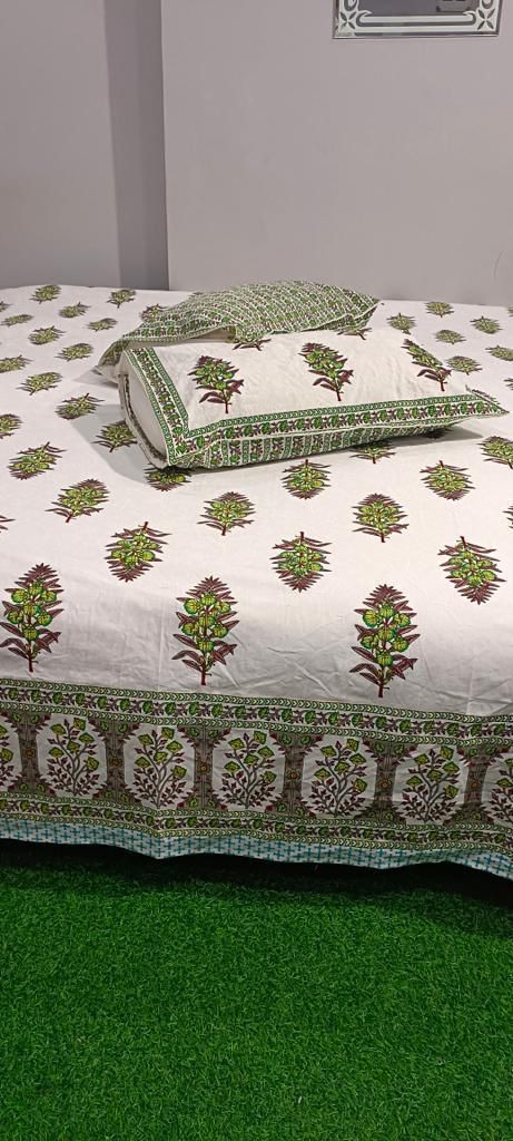 Handcrafted Jaipuri Look Cotton Double Bedsheet with 2 Reversible Pillow Covers