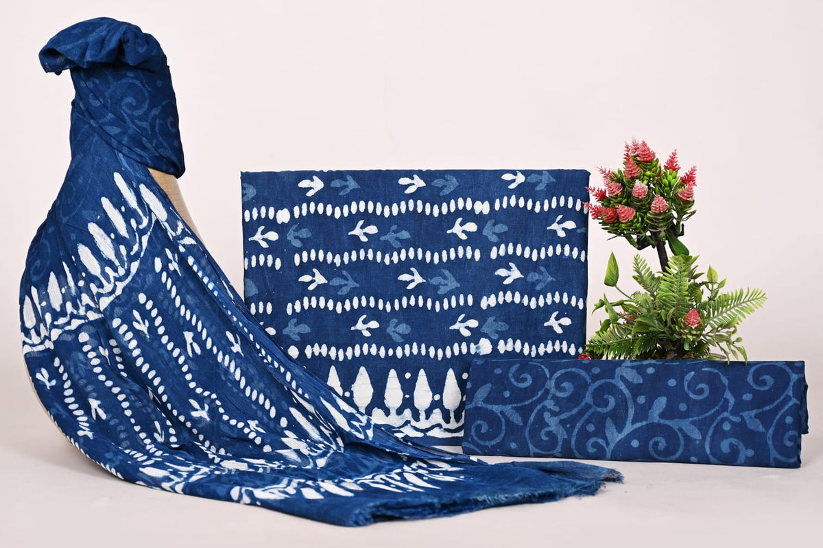 Classic Handcrafted Cotton Suit with Chiffon Dupatta