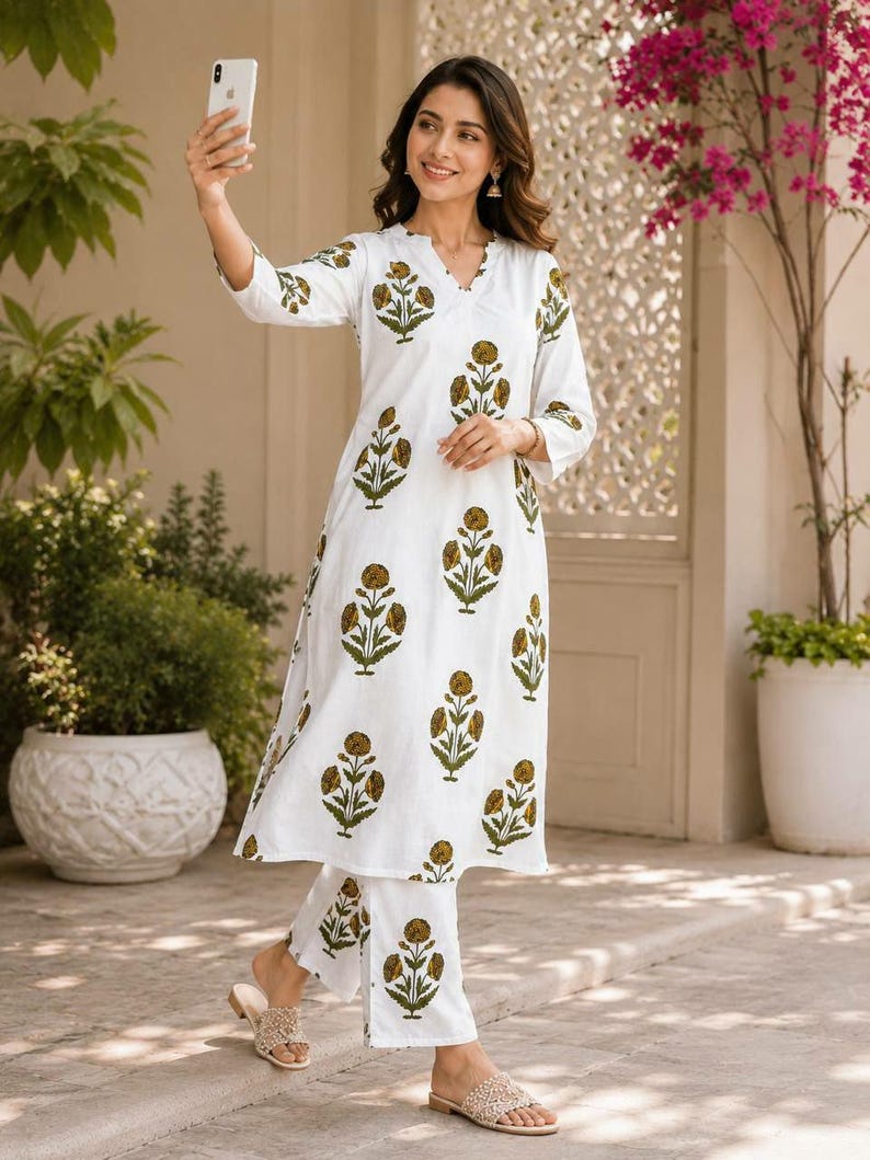 Digital Floral Print Kurta Pant Set For Women